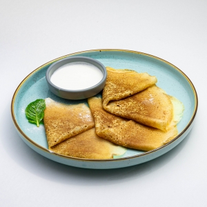 Блины со сметаной