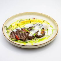 Медальоны в сырном соусе